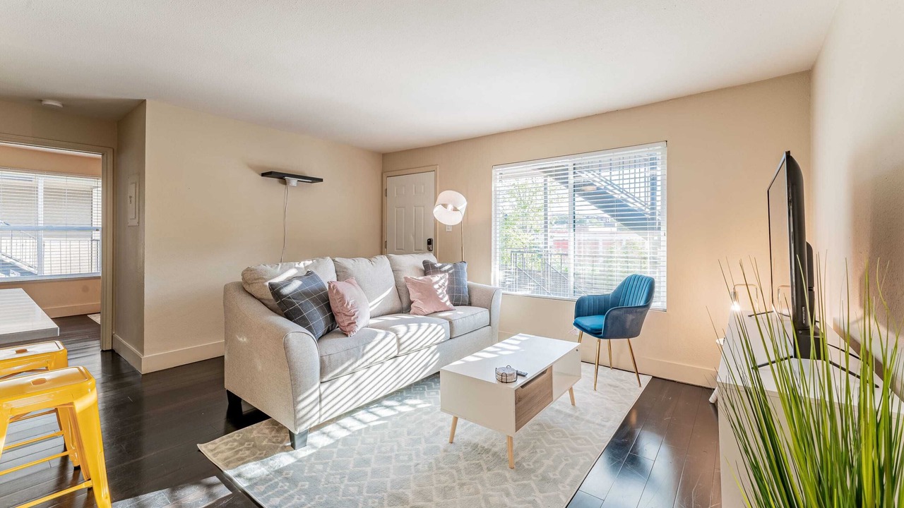 Photo of Livingroom in East Riverside - Oltorf