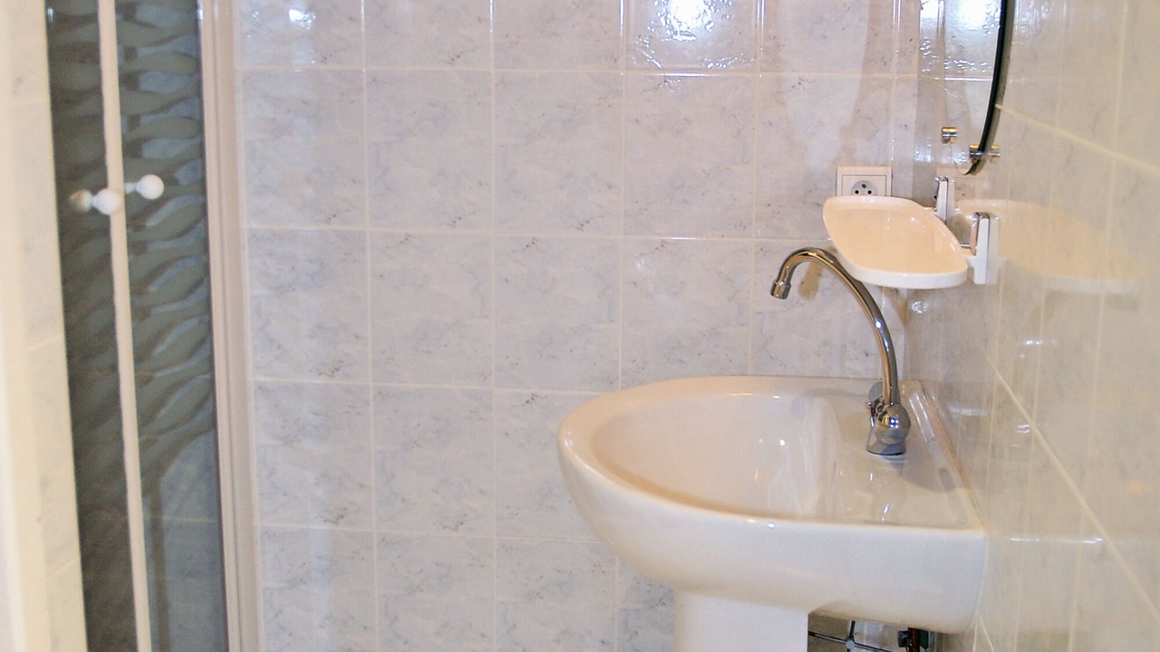 Photo of Bathroom in Saint-Hilaire-de-Villefranche