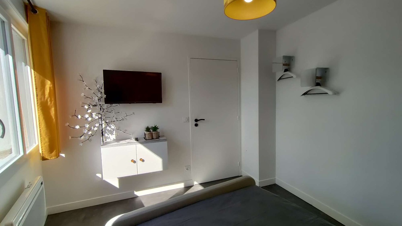 Photo of Bedroom in Laval