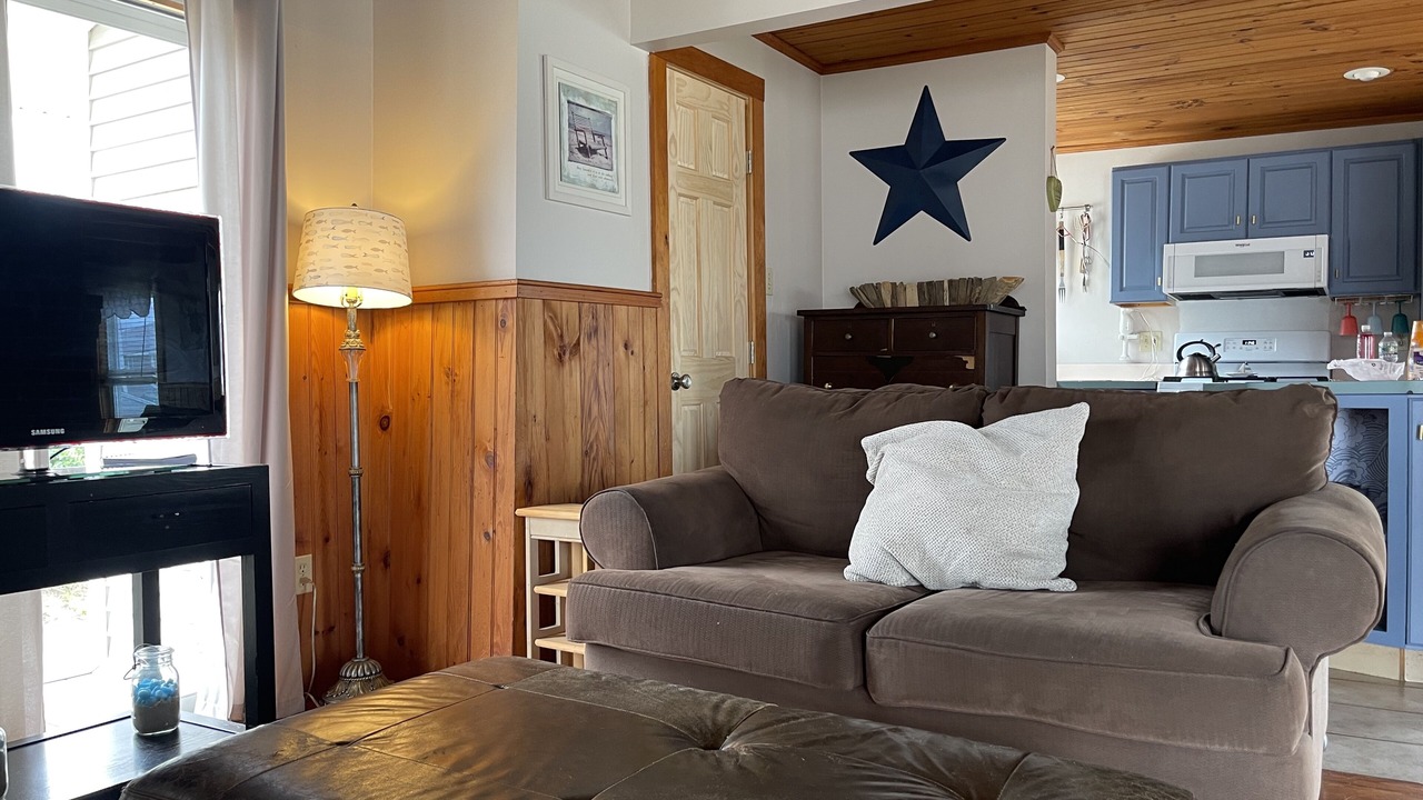 Photo of Livingroom in Ocean Bluff-Brant Rock