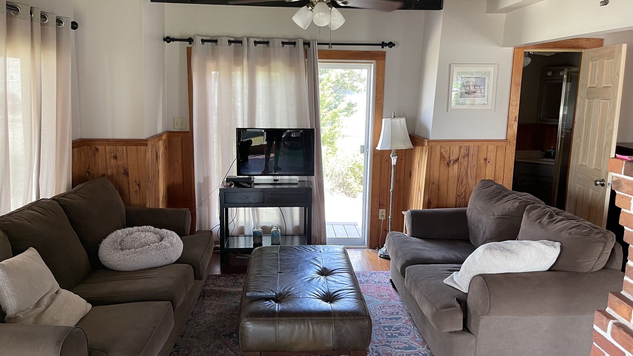 Photo of Livingroom in Ocean Bluff-Brant Rock