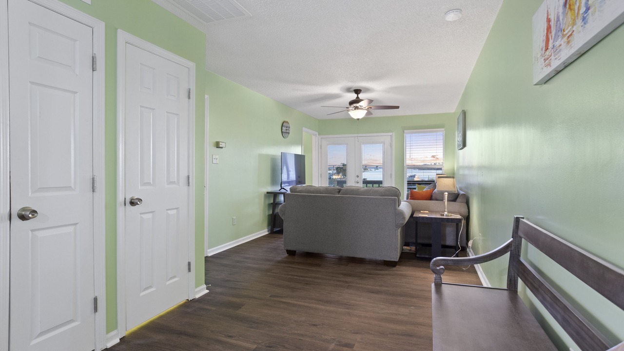 Photo of Livingroom in Jacksonville