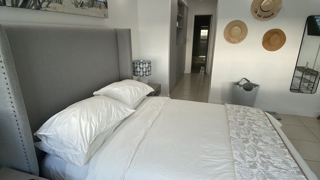 Photo of Bedroom in Mid Beach