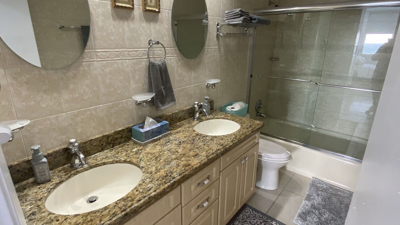 Photo of Bathroom in Mid Beach