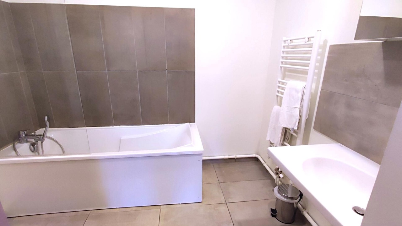 Photo of Bathroom in Douzy