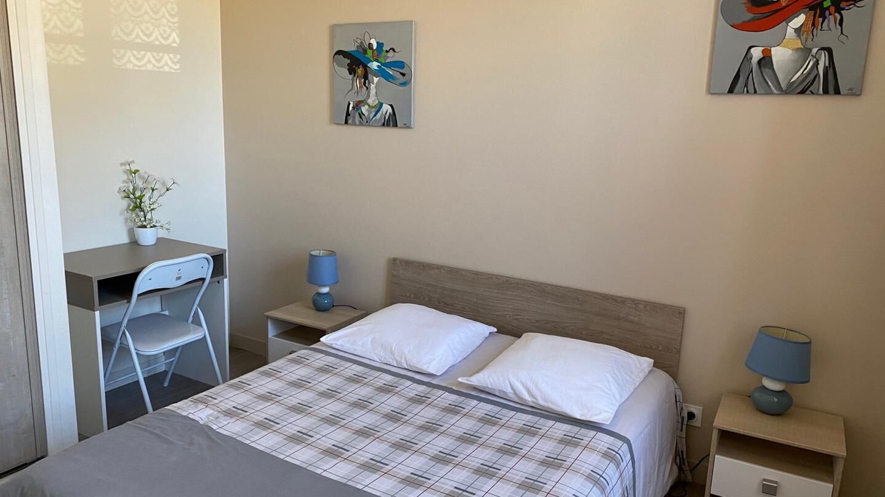 Photo of Bedroom in Puilly-et-Charbeaux