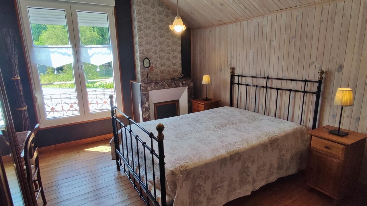 Photo of Bedroom in Fumay