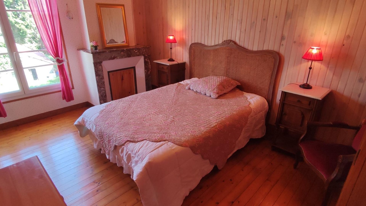 Photo of Bedroom in Fumay
