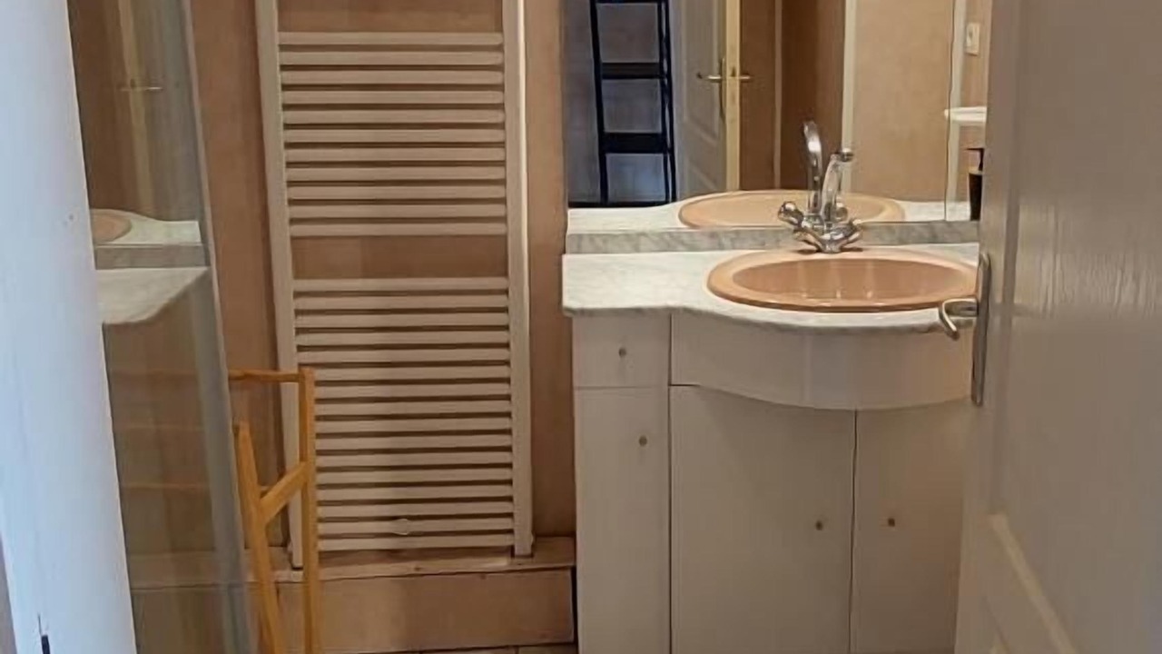 Photo of Bathroom in Eteignieres