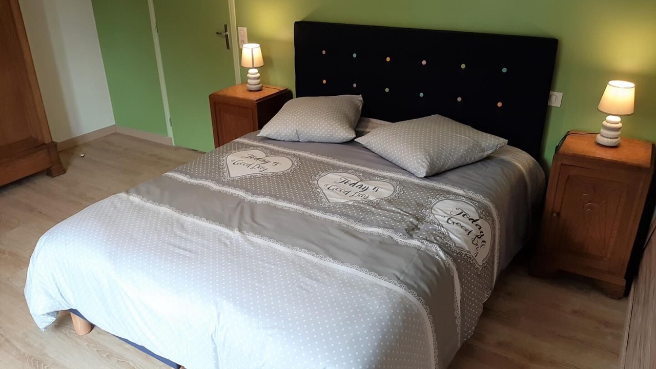 Photo of Bedroom in Givron