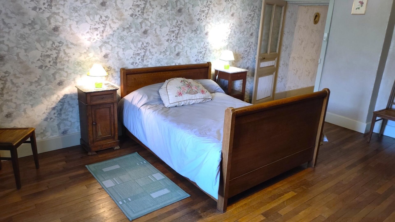 Photo of Bedroom in Puilly-et-Charbeaux