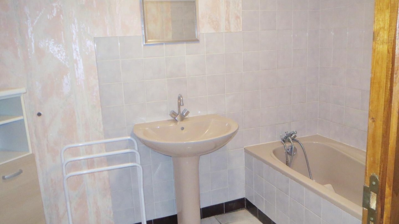 Photo of Bathroom in Puilly-et-Charbeaux