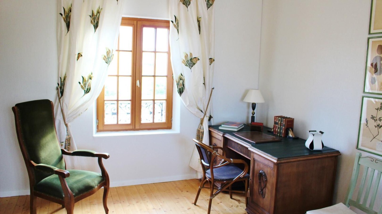 Photo of Others in Seuil