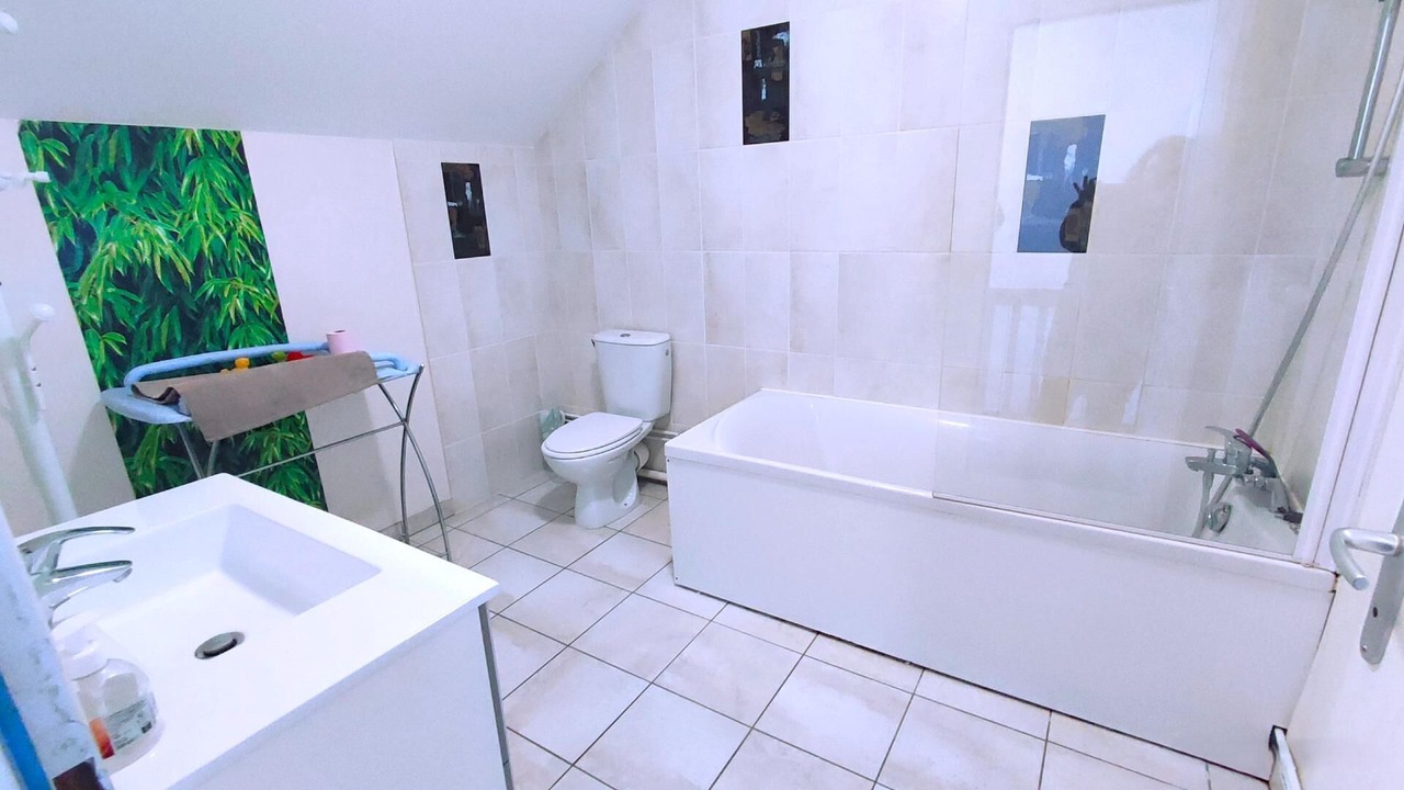 Photo of Bathroom in Dom-le-Mesnil