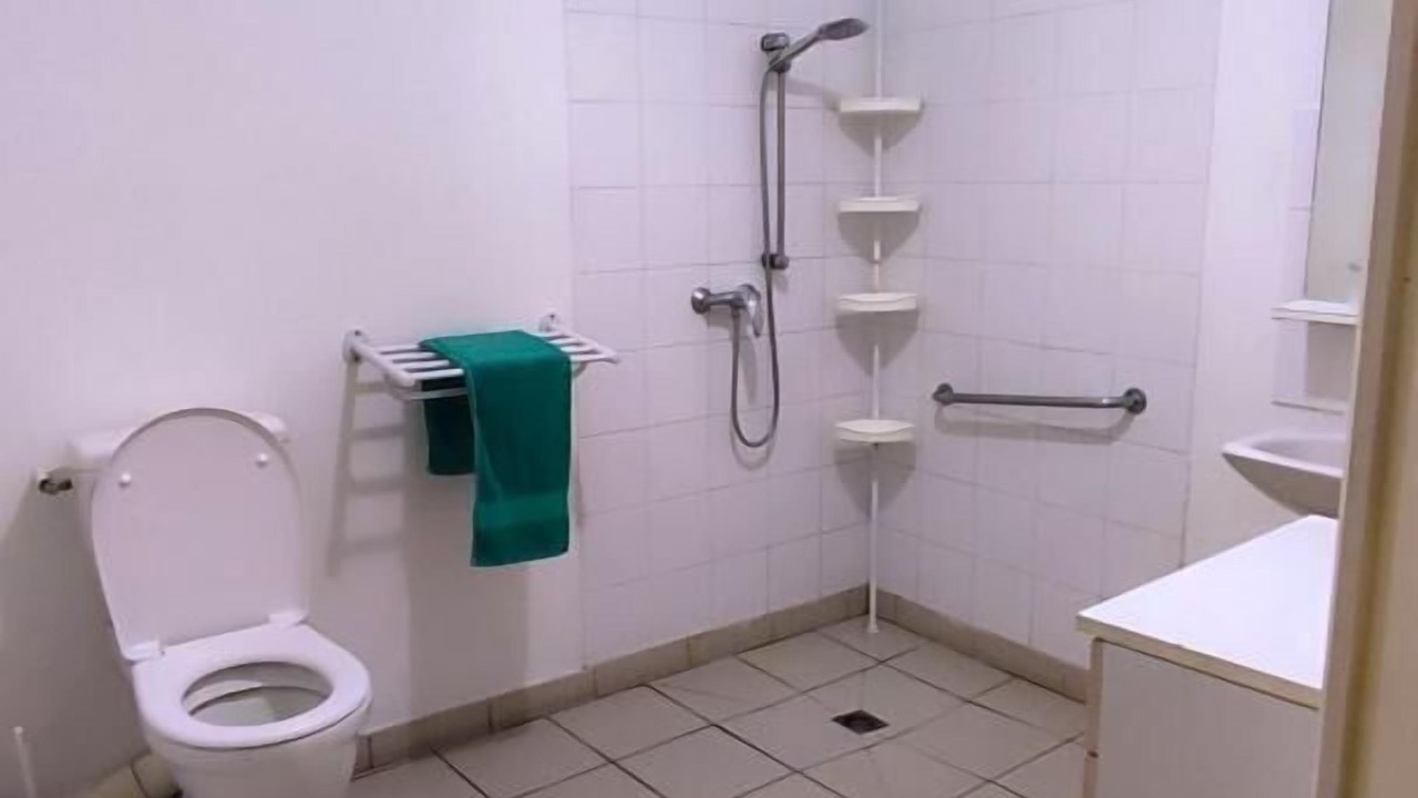 Photo of Bathroom in Douzy