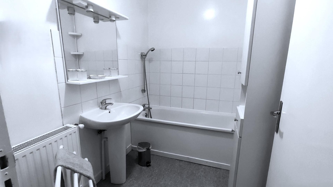 Photo of Bathroom in Douzy