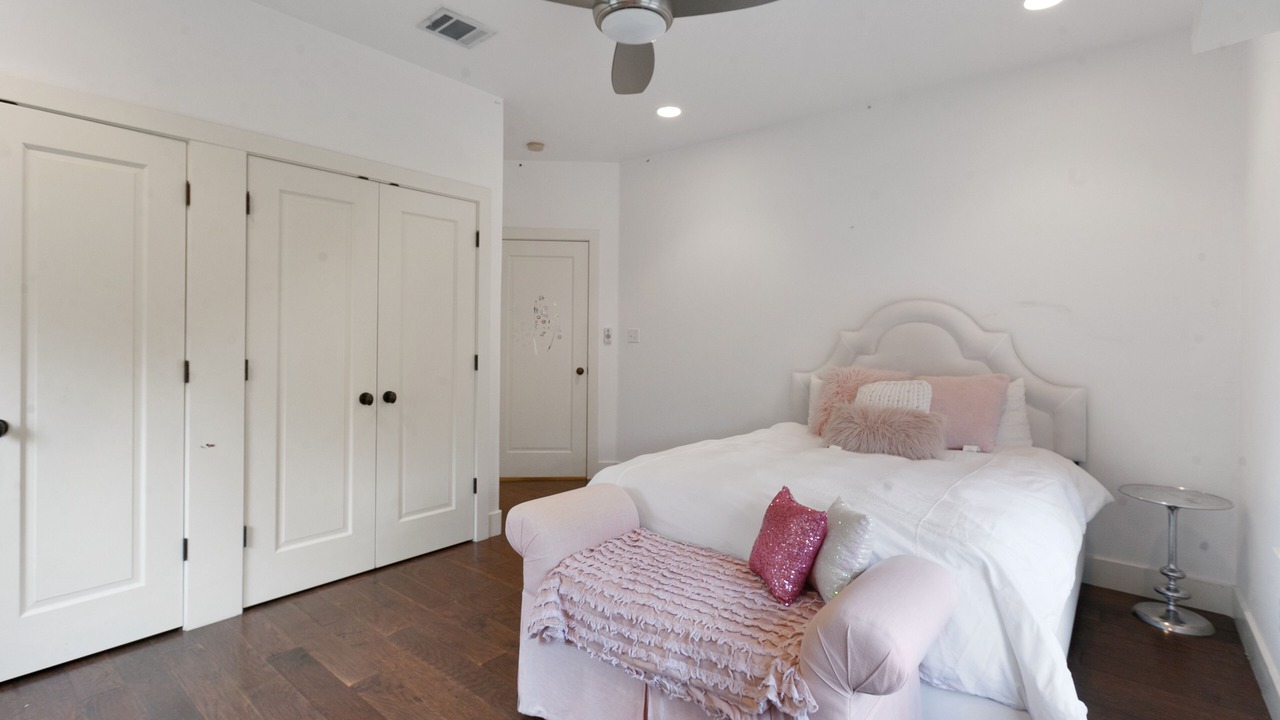 Photo of Bedroom in Tarrytown