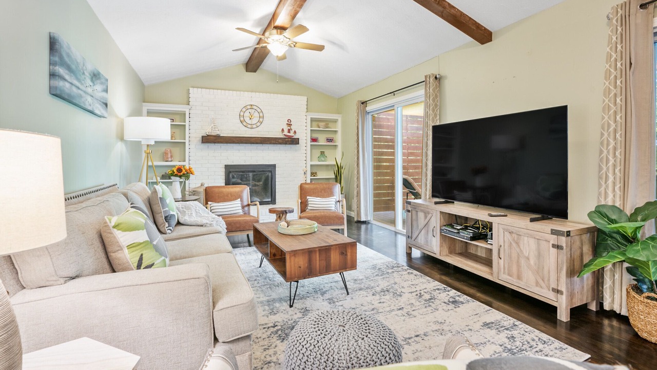Photo of Livingroom in Buford