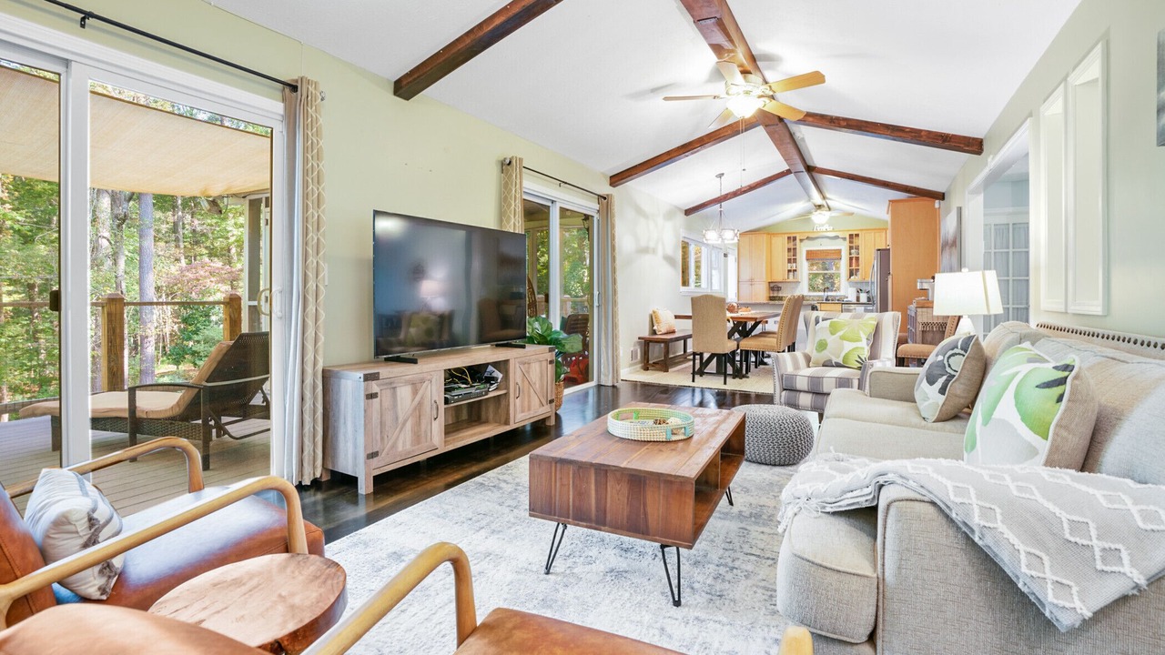 Photo of Livingroom in Buford