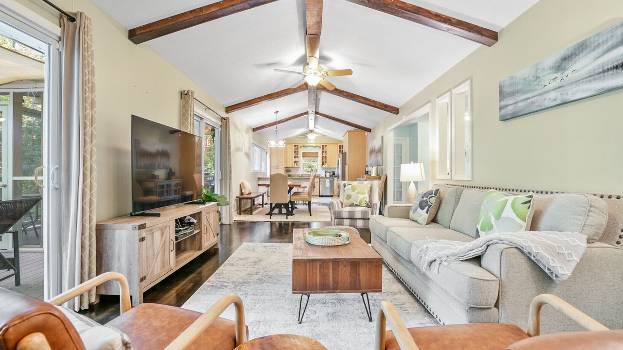 Photo of Livingroom in Buford