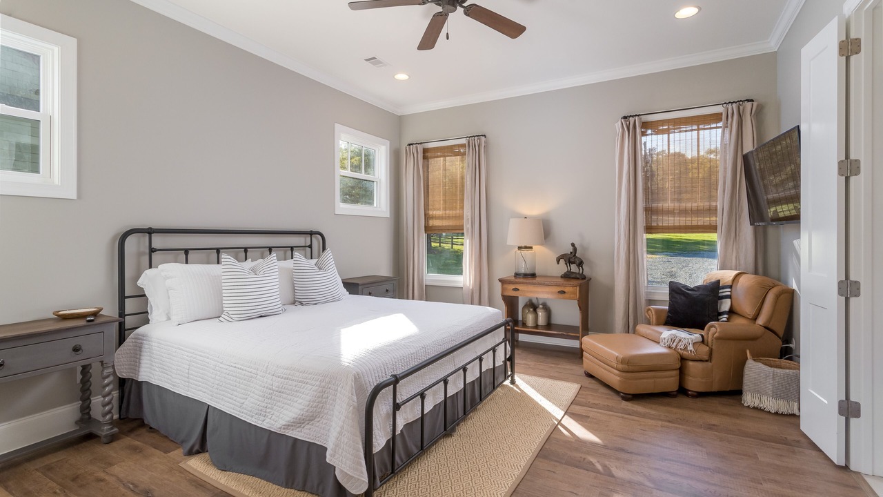 Photo of Bedroom in Northport