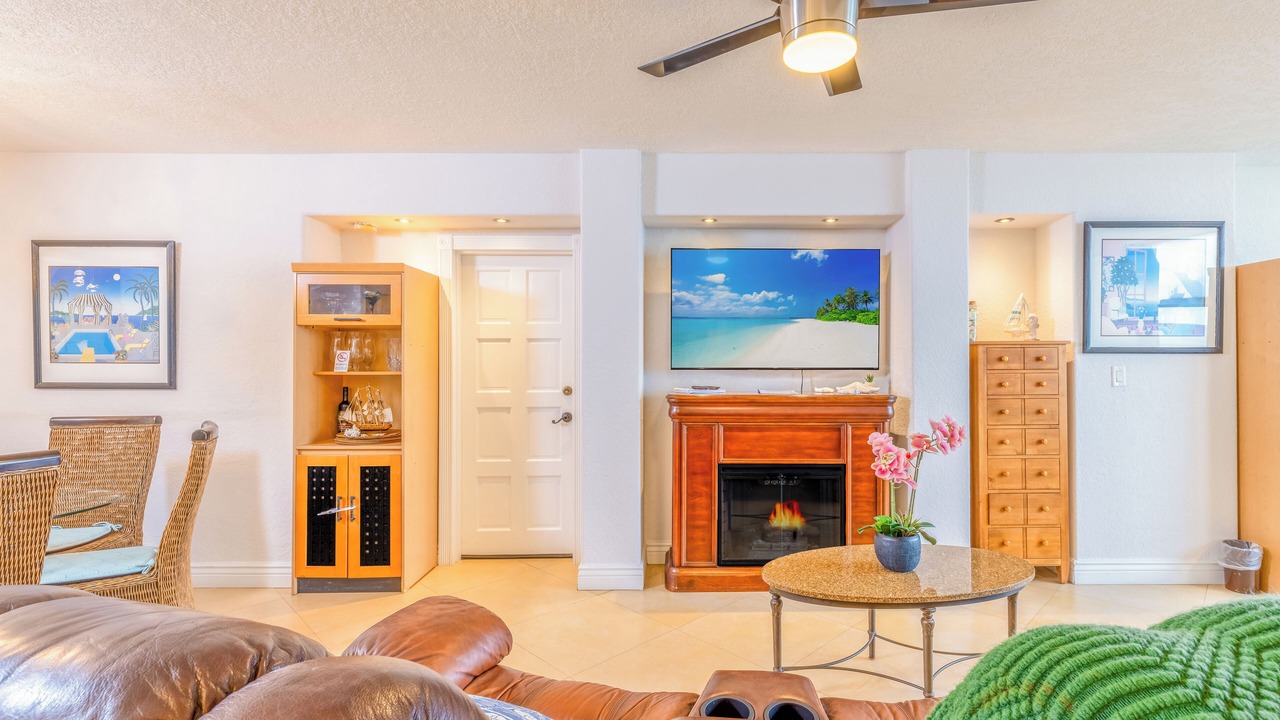 Photo of Livingroom in Galt Mile