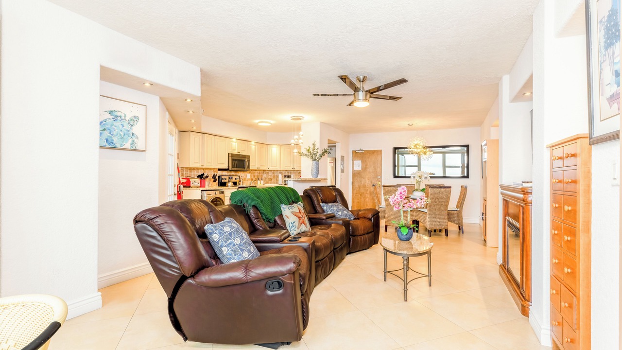 Photo of Livingroom in Galt Mile