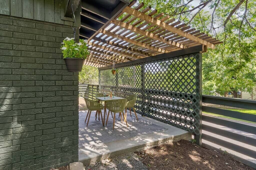 Photo of Outdoor in Greater South River City
