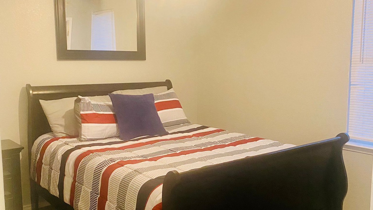 Photo of Bedroom in Glenn Heights
