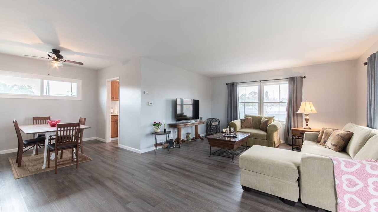 Photo of Livingroom in Circle Area
