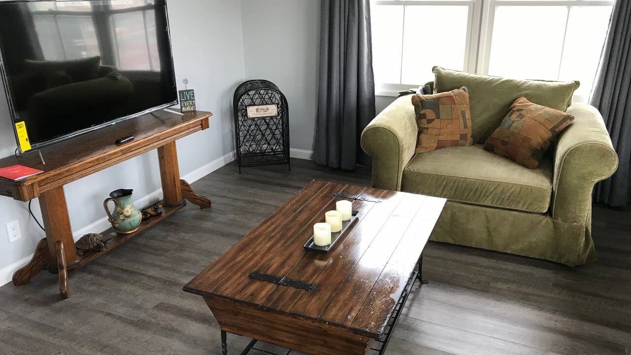 Photo of Livingroom in Circle Area