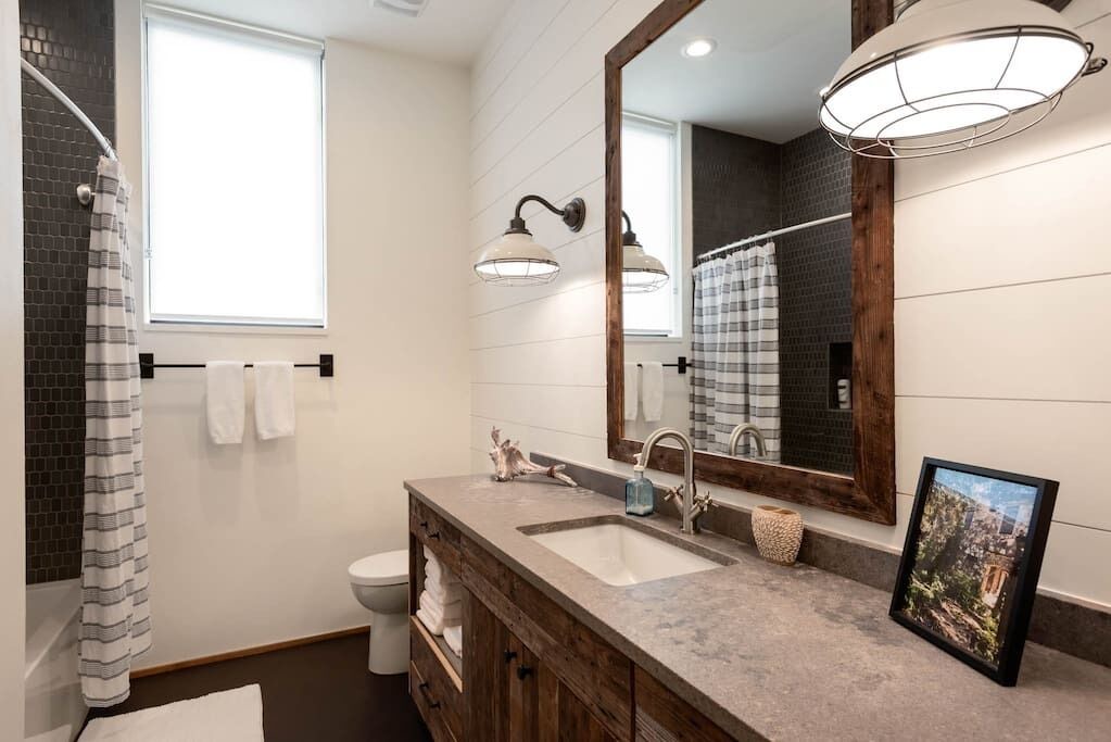 Photo of Bathroom in South River City