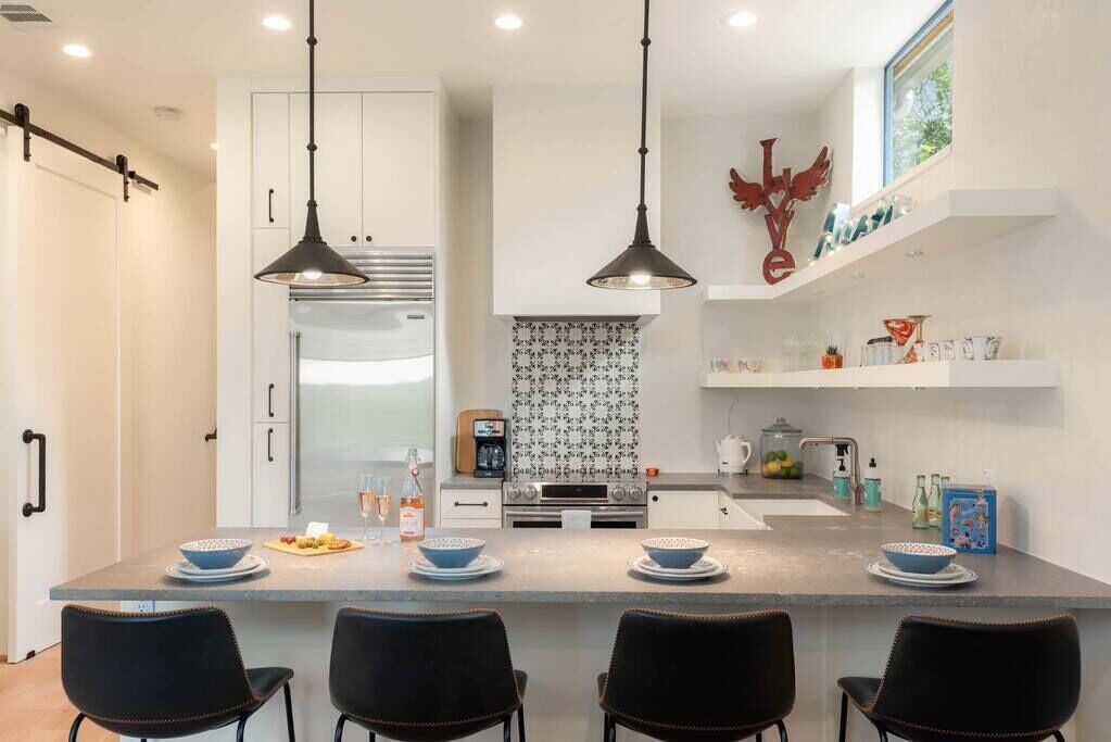 Photo of Kitchen in South River City
