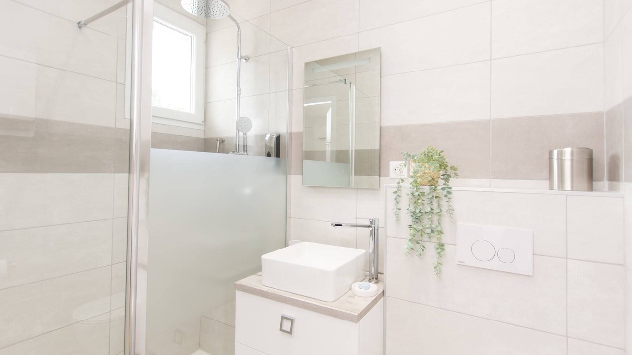 Photo of Bathroom in Pujaudran