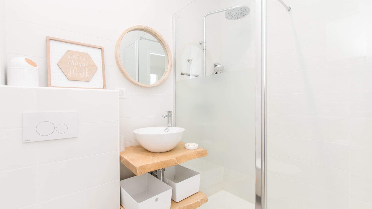 Photo of Bathroom in Pujaudran