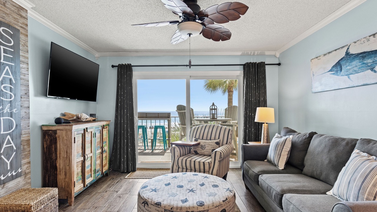 Photo of Livingroom in Biltmore Beach