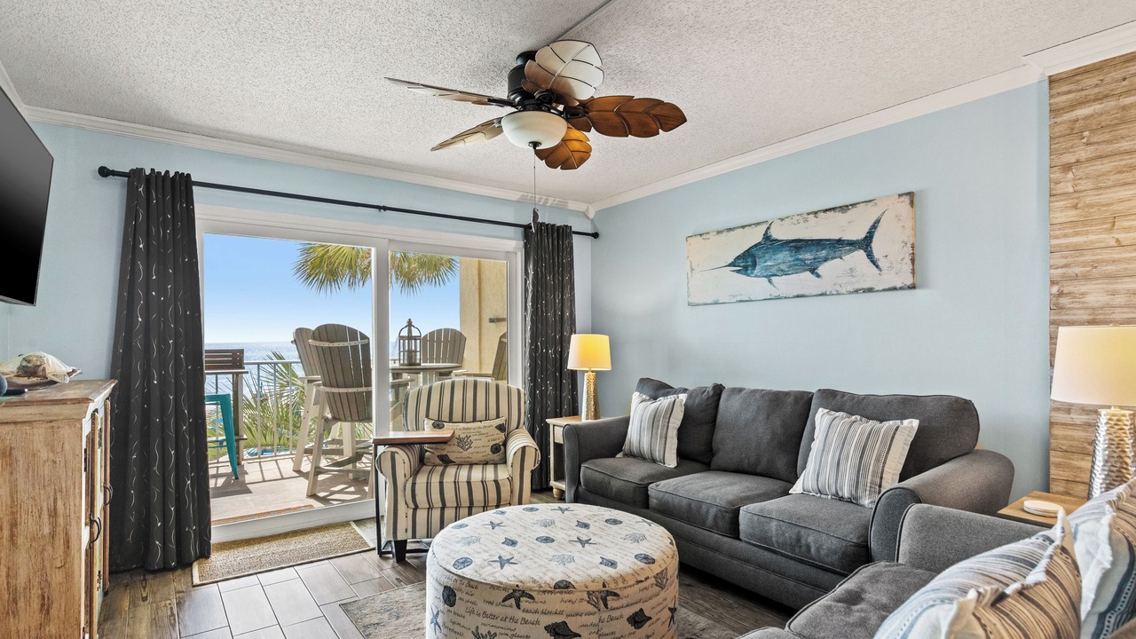 Photo of Livingroom in Biltmore Beach