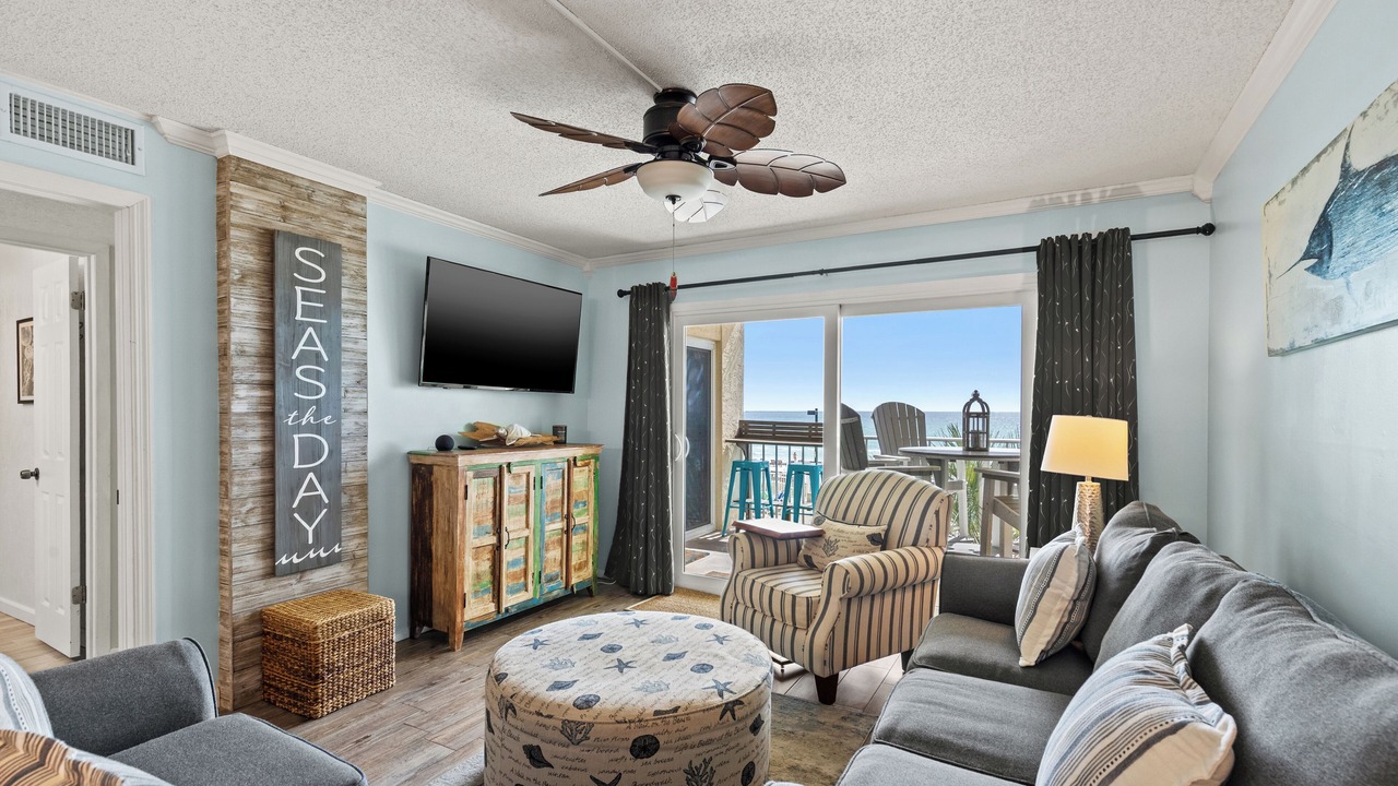 Photo of Livingroom in Biltmore Beach