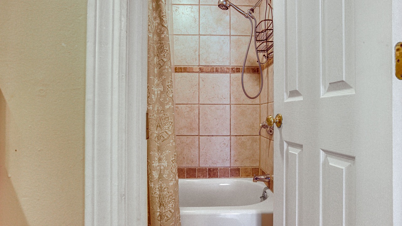 Photo of Bathroom in Oceanmarsh Subdivision