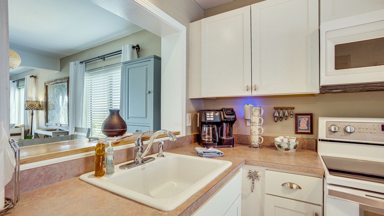 Photo of Kitchen in Oceanmarsh Subdivision