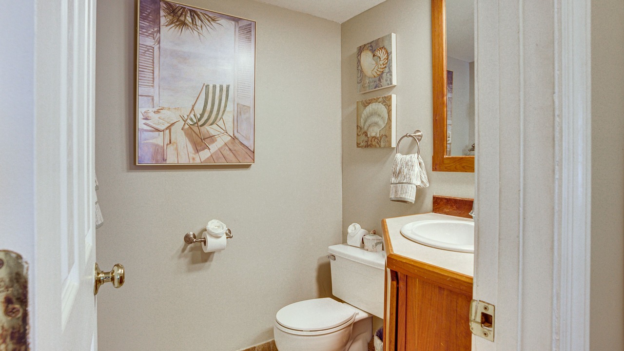 Photo of Bathroom in Oceanmarsh Subdivision