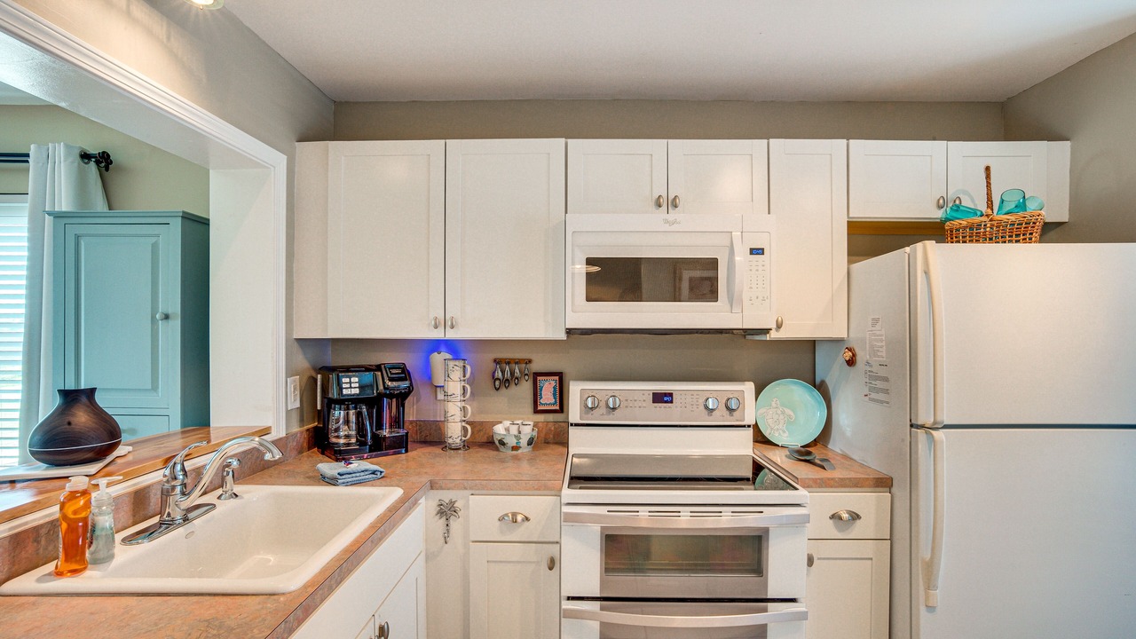 Photo of Kitchen in Oceanmarsh Subdivision