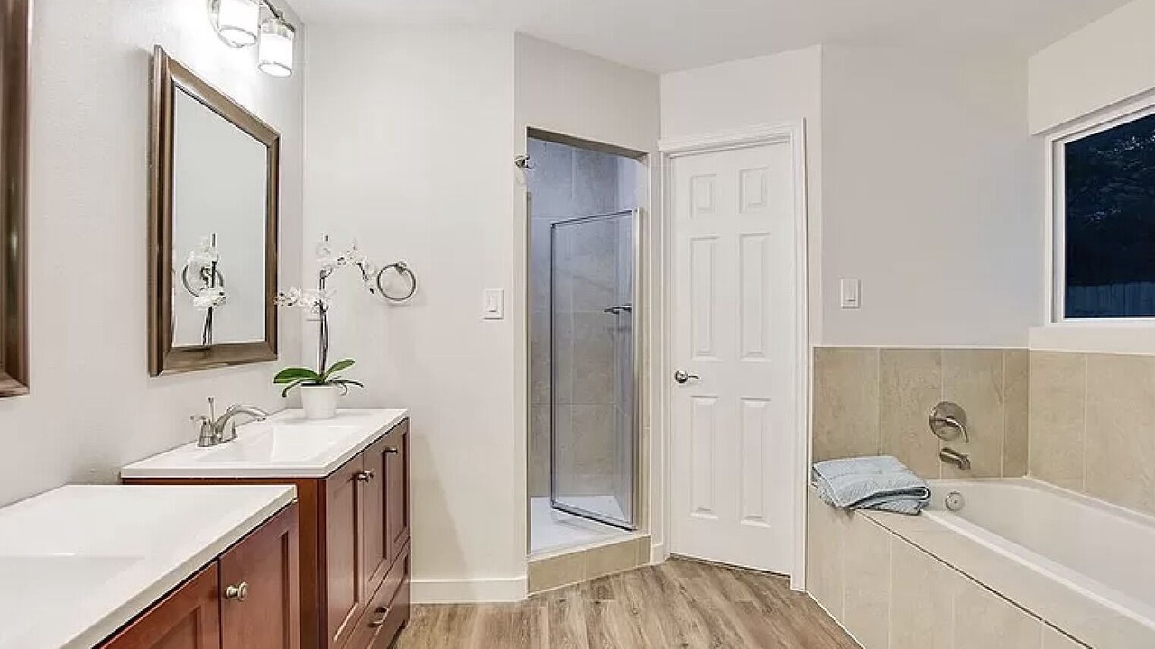 Photo of Bathroom in South Manchaca
