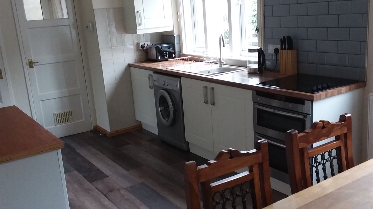 Photo of Kitchen in Holestone Moor