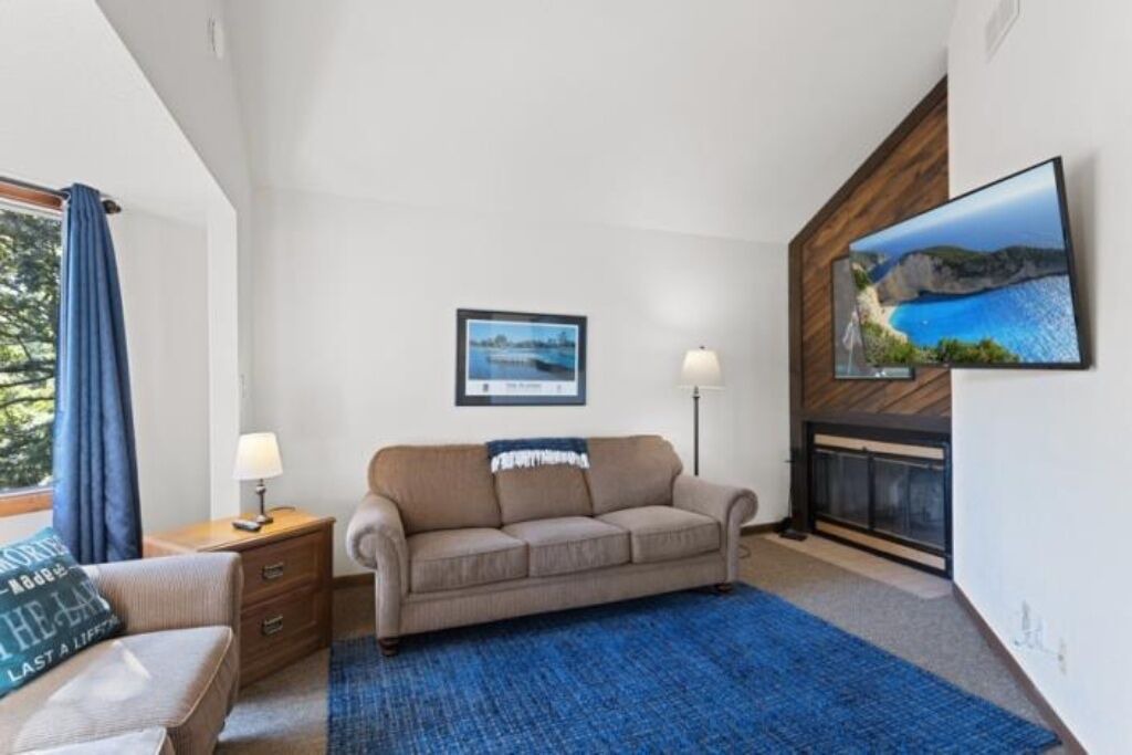 Photo of Livingroom in Osage Beach