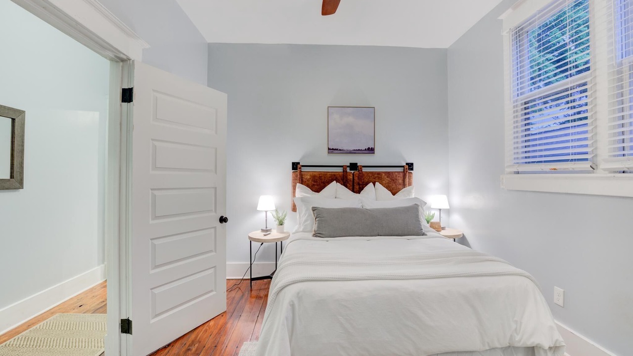 Photo of Bedroom in Midtown