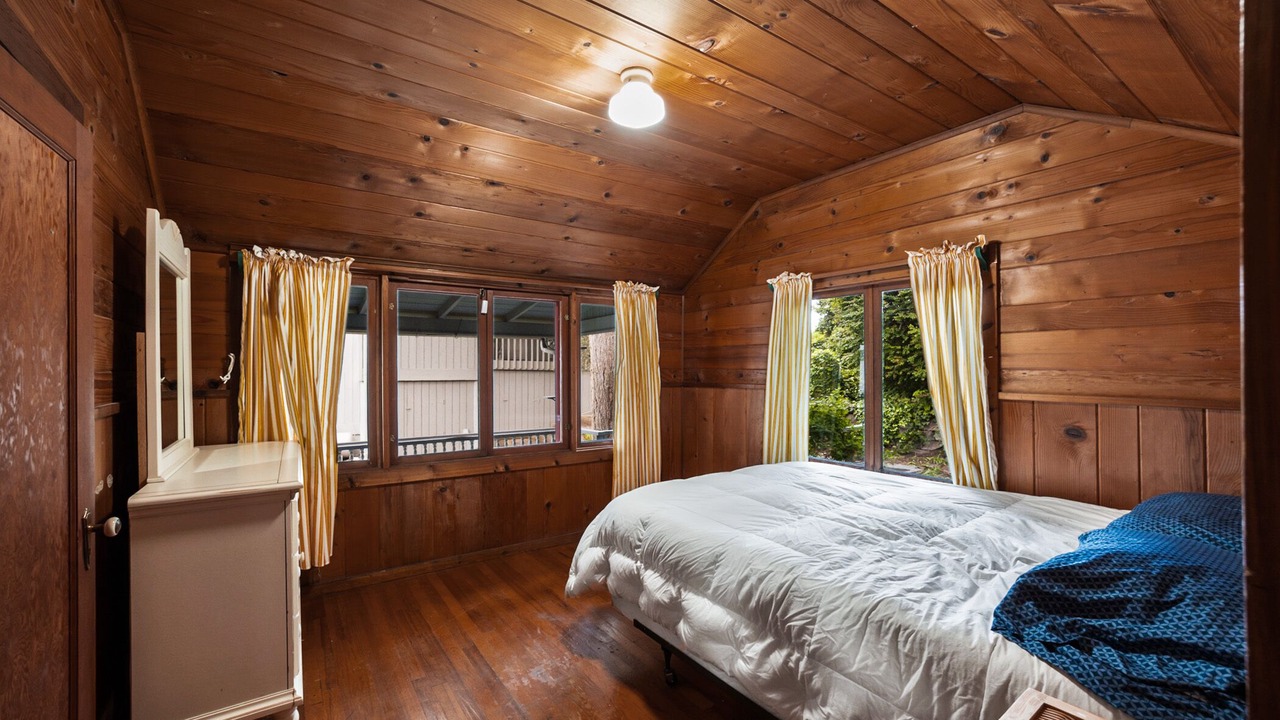 Photo of Bedroom in Tillicum