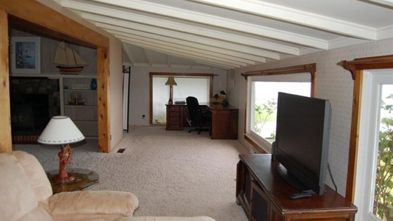 Photo of Livingroom in Tillicum