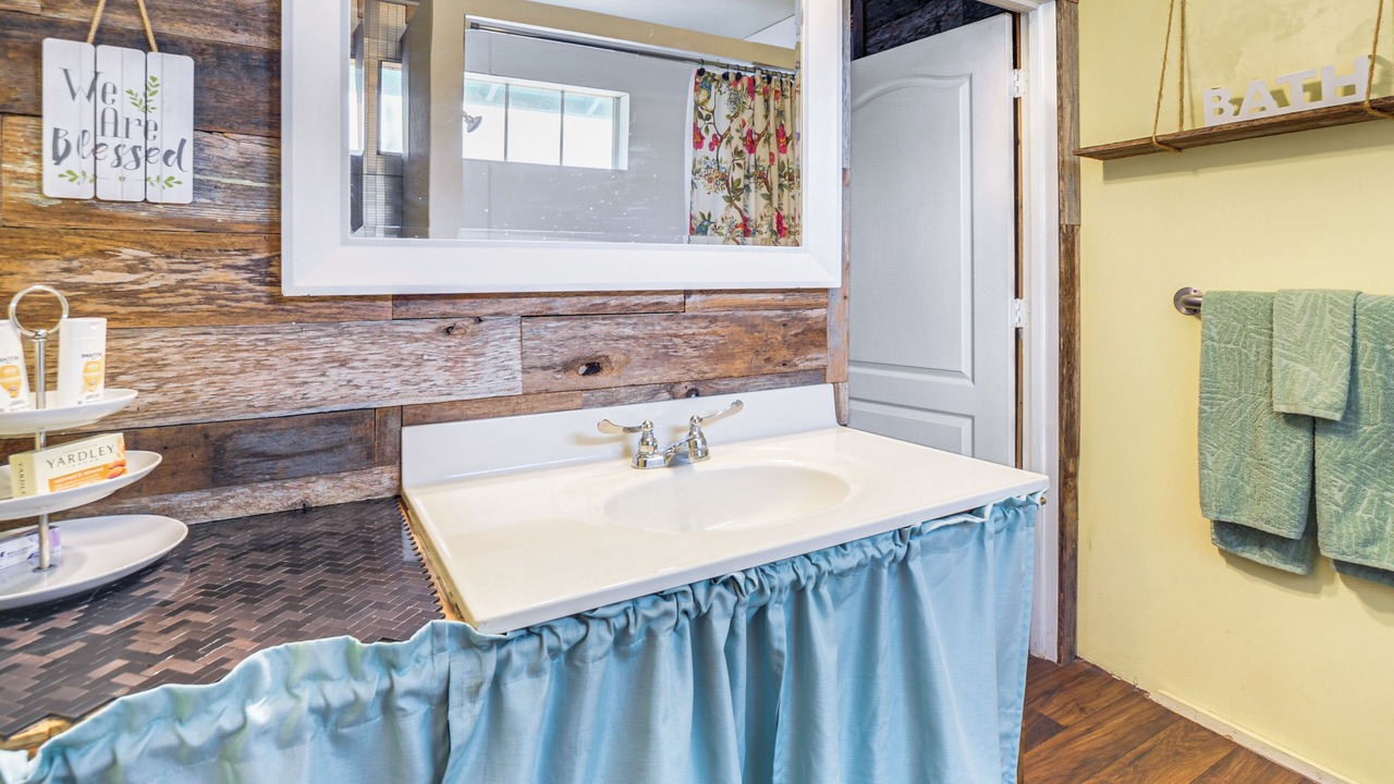 Photo of Bathroom in Buchanan Dam