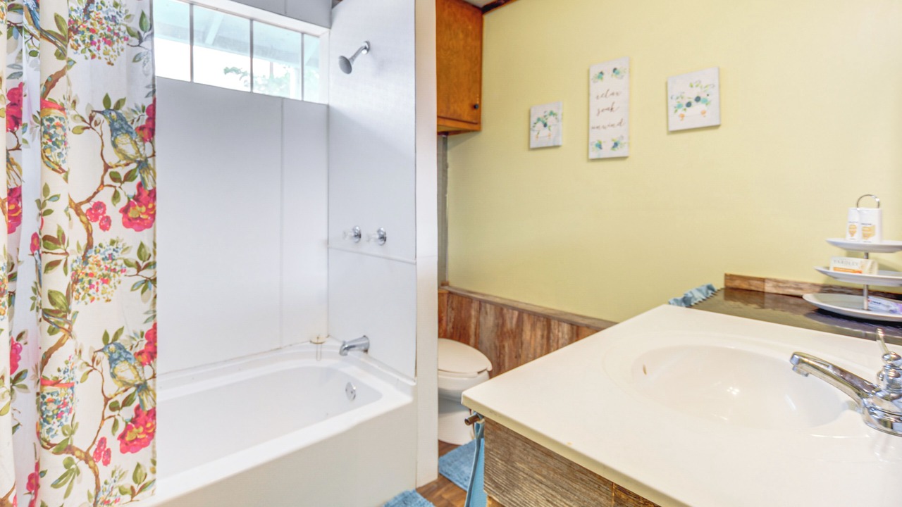 Photo of Bathroom in Buchanan Dam